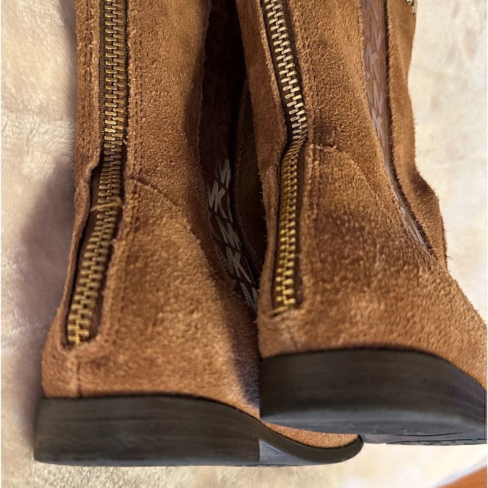 ☘️ Michael Kors boots for girls in brown leather. Really cute on. Girls sz 10. - Picture 6 of 6